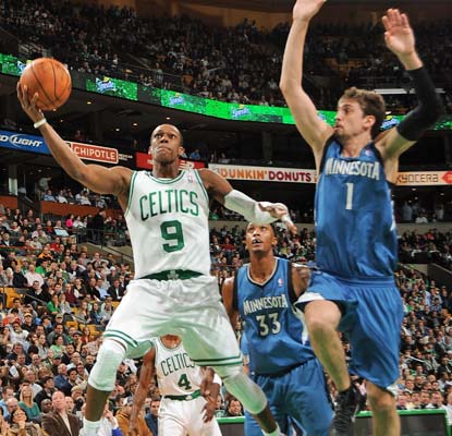 Rajon Rondo returns from his two-game suspension and scores 17 points and adds 11 assists for the Celtics.  (Getty Images)