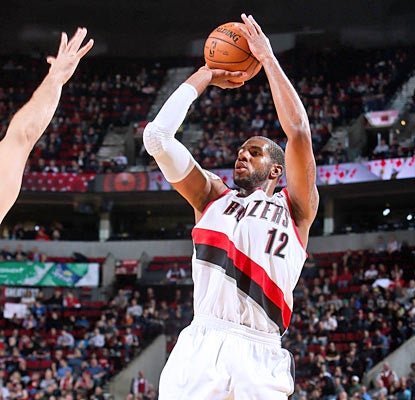 The Blazers face the Raptors down a couple of players, but LaMarcus Aldridge comes through with 30 points and 12 rebounds. (Getty Images)