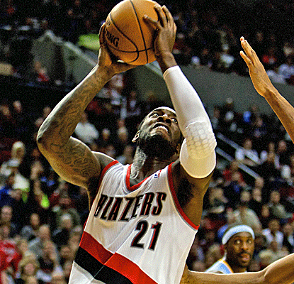 J.J. Hickson notches 18 points and 18 rebounds for his sixth straight double-double, lifting the Blazers to a win.  (US Presswire)