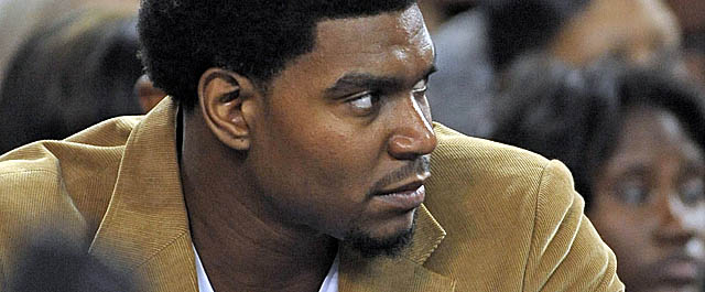 Despite having some pain in his left knee, Bynum is expected to begin rehab soon. (US Presswire)