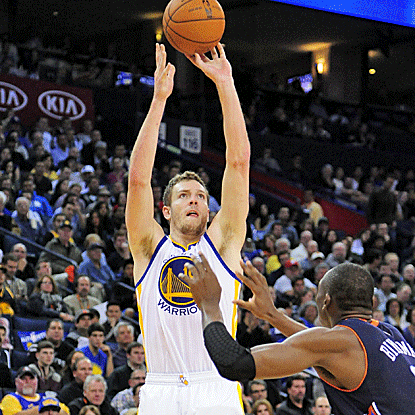 David Lee continues his torrid play, collecting a triple-double as the Warriors blast the Bobcats.  (US Presswire)