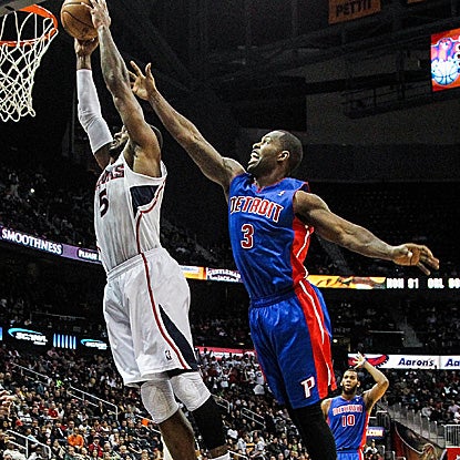 Atlanta's Josh Smith goes up for two of his 31 points as the Hawks rally to win in double overtime. (US Presswire)