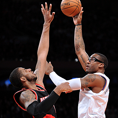 Amar'e Stoudemire scores six points in 17 minutes off the bench for the Knicks in his return from knee surgery.  (US Presswire)