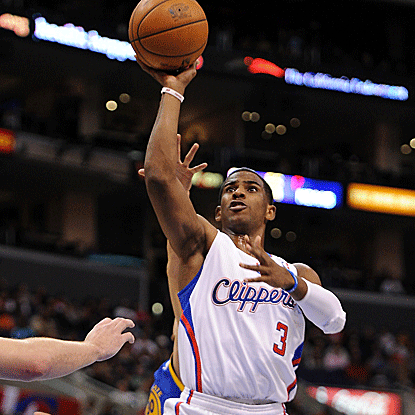 Playing their fourth game in five nights, the Clippers rout the Warriors as Chris Paul leads all scorers with 27 points. (US Presswire)
