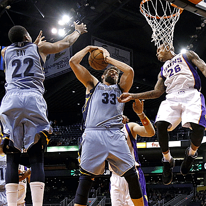 With their win, the Grizzlies send the Suns to their eighth defeat in nine games. (AP)