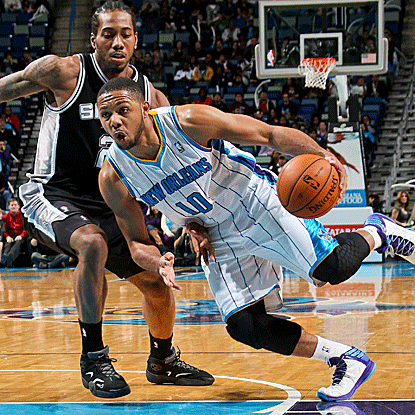 Eric Gordon scores 24 points to lead the Hornets to consecutive wins for the first time since early November.  (Getty Images)