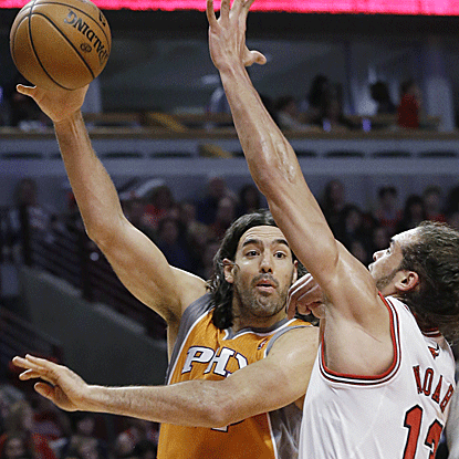 Luis Scola's 22 points lead the Suns over the Bulls, snapping a five-game losing streak.  (AP)