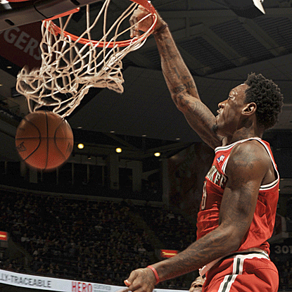 Brandon Jennings tallies 19 points and 10 assists to lead the Bucks to their eighth straight victory over the Raptors. (Getty Images)