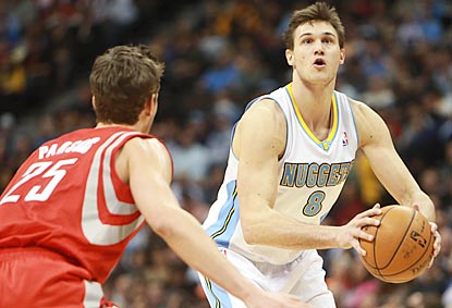 Danilo Gallinari fires away in the second half, during which he scores 16 points on 6-of-9 shooting.  (US Presswire)