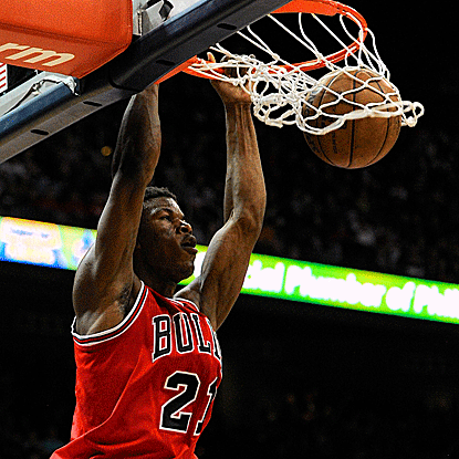Jimmy Butler makes the most of his start with a double-double (16 points, 10 rebounds) in the Bulls' victory. (US Presswire)