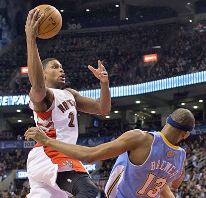 Rudy Gay (17 points) delivers the go-ahead bucket with five ticks left -- Gay's second game-winner in three games. (AP)