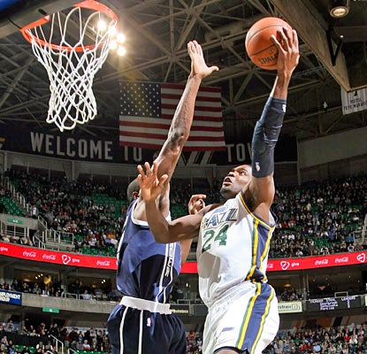 Utah power forward Paul Millsap (18-10-6) comes up four assists short of a triple-double. (Getty Images)