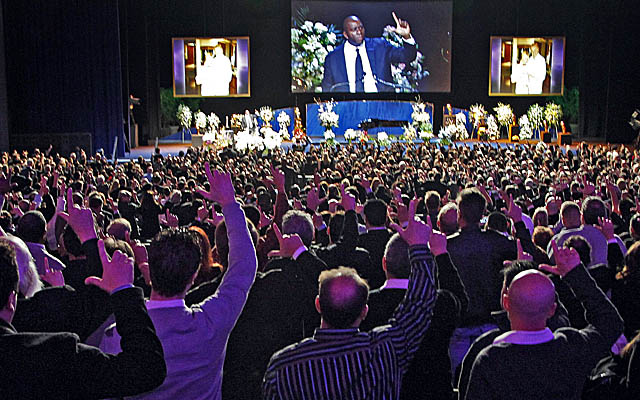 An estimated 3,500 attended Thursday's star-studded salute to the late Jerry Buss. (AP)