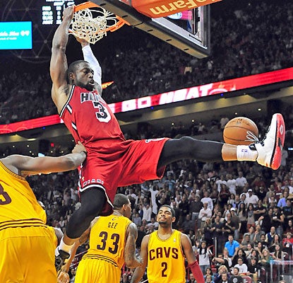 Dwyane Wade turns it on late in the fourth as he scores 11 of his 24 points in the final five minutes. (USATSI) 