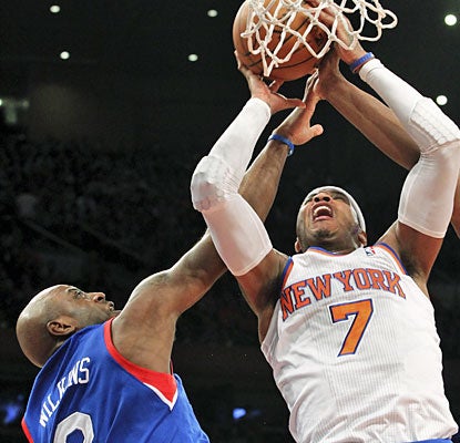 Melo puts up 29 points, including 16 at the free-throw line, as the Knicks finally get back in the W column. (AP)