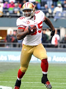 If Vernon Davis plays like he did a year ago, he's as good as an elite receiver. (US Presswire)