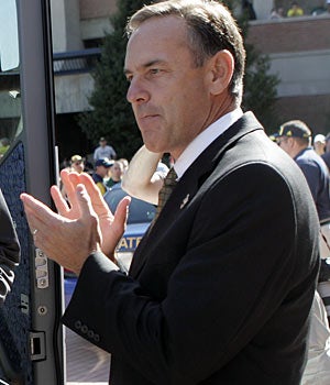 Mark Dantonio needs to look out for his health and stop coaching this season. (AP)