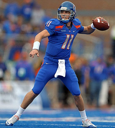 QB Kellen Moore's 507 passing yards help Boise State set a school record with 737 total yards. (US Presswire)