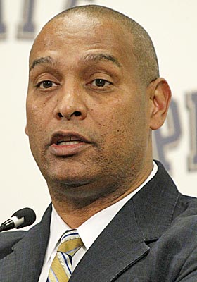 Pitt fires Haywood barely two weeks after hiring him away from Miami (Ohio) to replace Dave Wannstedt. (AP)