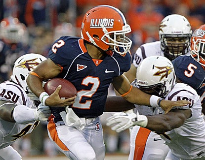 Nathan Scheelhaase delivers the win when he turns a sack into a 16-yard TD pass to A.J. Jenkins. (AP)