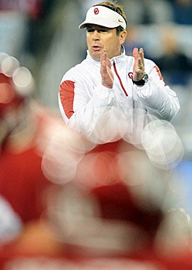 A win over No. 5 Florida State on Saturday puts Stoops' record at 131-31 at Oklahoma. (US Presswire)