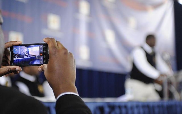 Through the looking glass? Taking a picture of someone taking a picture of FSU's Eddie Goldman. (US Presswire)
