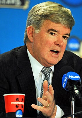 Emmert wants to simplify transfer rules for players. (US Presswire)