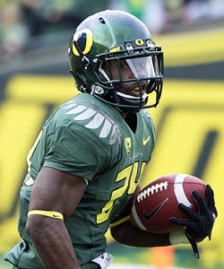 Kenjon Barner looks to help Oregon reach another BCS bowl. (US Presswire)