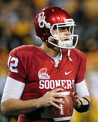 Landry Jones passed on the NFL Draft to return to Oklahoma for his senior season. (US Presswire)