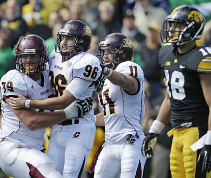 Central Michigan kicker David Harman celebrates after kicking the game-winning field goal from 47 yards out.  (AP)