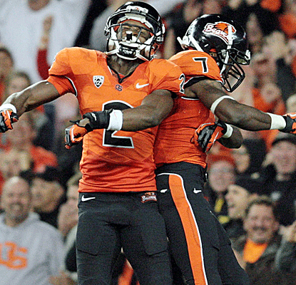 Oregon State improves to 7-1, 5-1 in conference play, and remains alive to win the Pac-12 title.  (US Presswire)