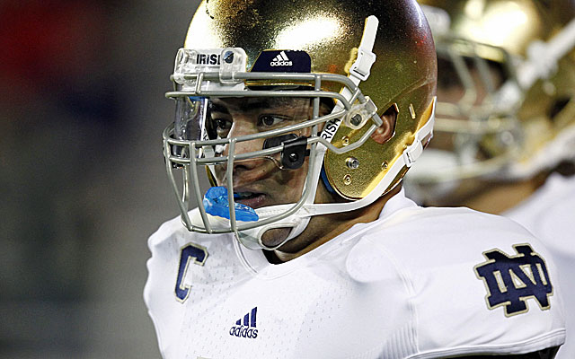Notre Dame linebacker Manti Te'o wins the Maxwell award. Is the Heisman next? (US Presswire)
