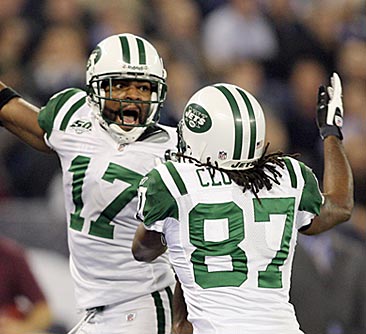 Braylon Edwards' (left) TD catch helps get the Jets to .500. 