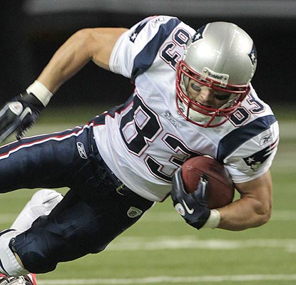 Wes Welker makes his first appearance since his knee injury in January and pulls in two receptions. (AP)