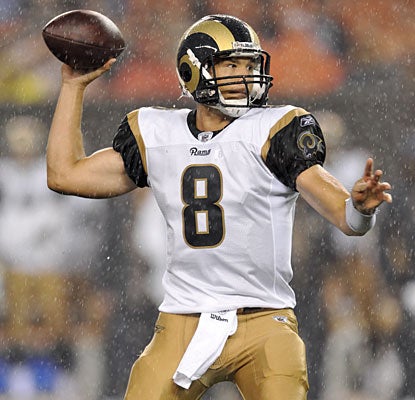 Sam Bradford struggles for the second straight week, completing 6 of 14 attempts for 24 yards.  (AP)