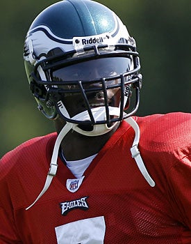 It's fine to forgive Michael Vick, but it's not fine to forget what he did. (AP)