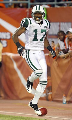 This sight couldn't have pleased those who wanted the Jets or the NFL to drop the hammer on Braylon Edwards. (AP)