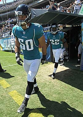 Russell Allen's desire to serve brings rewards in El Salvador and Jacksonville. (Getty Images)