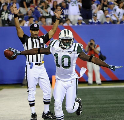 Santonio Holmes' catch in the end zone represents the only touchdown in the entire first half by either team.  (AP)