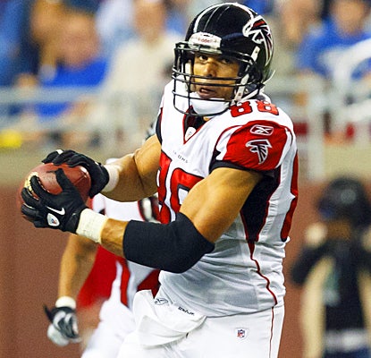 Tony Gonzalez makes a catch for the Falcons. He only trails Jerry Rice on the all-time catch list.  (AP)