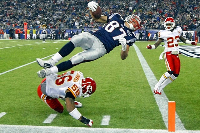 Most teams who face the Patriots have trouble bringing down tight end Rob Gronkowski. (US Presswire)