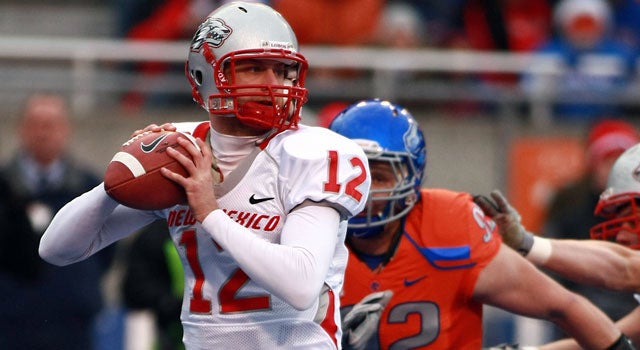 NFL scouts know that Shea McClellin (background) can get after the quarterback. (US Presswire)