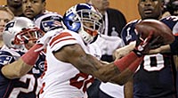 Mario Manningham big catch 4Q 46 200 (AP)