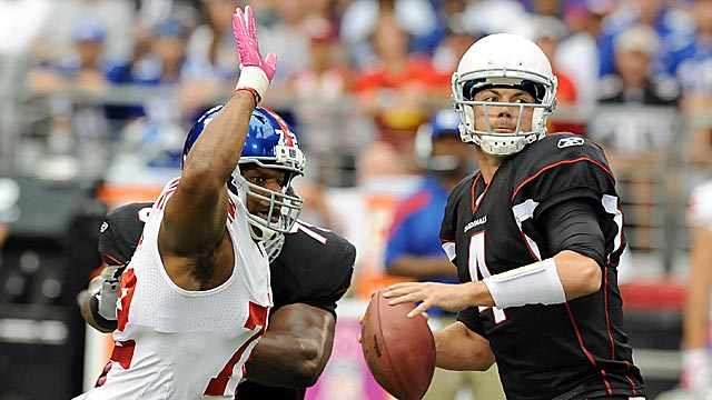 Umenyiora offers the same things as Suggs: big plays off the edge. (Getty Images)