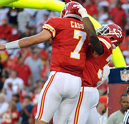 Quarterback Matt Cassel looks sharp against the Cardinals, leading the Chiefs on a pair of touchdown drives.  (US Presswire)