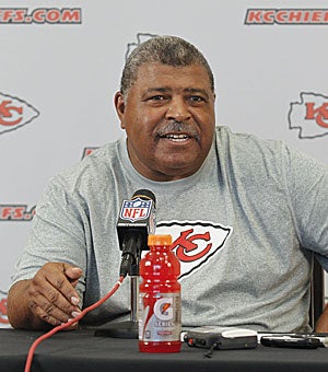 Chiefs coach Romeo Crennel says he understands Berry's rehab process. (Getty Images)