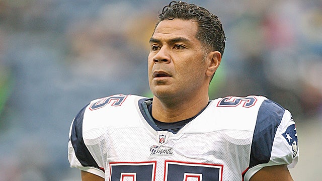 Seau's autopsy reveals no underlying hemorrhaging or contusions on his brain. (Getty Images)