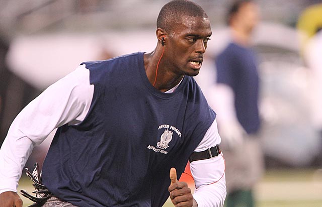 Plaxico Burress is working out, waiting for the right opportunity for him to play in 2012. (US Presswire)