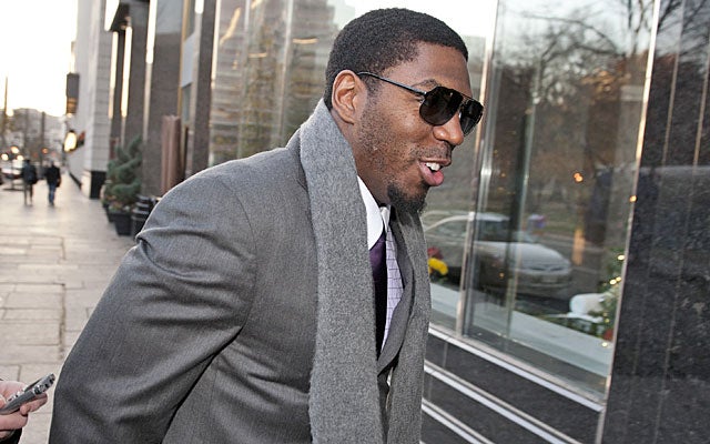 Jonathan Vilma arrives at the hearing after traveling overnight from Atlanta. (AP)
