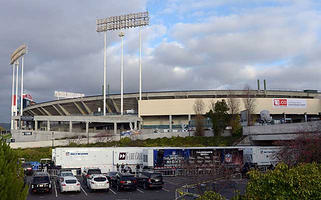 The NFL says it will help the Oakland Raiders fund a new stadium to replace Oakland Coliseum. (US Presswire)